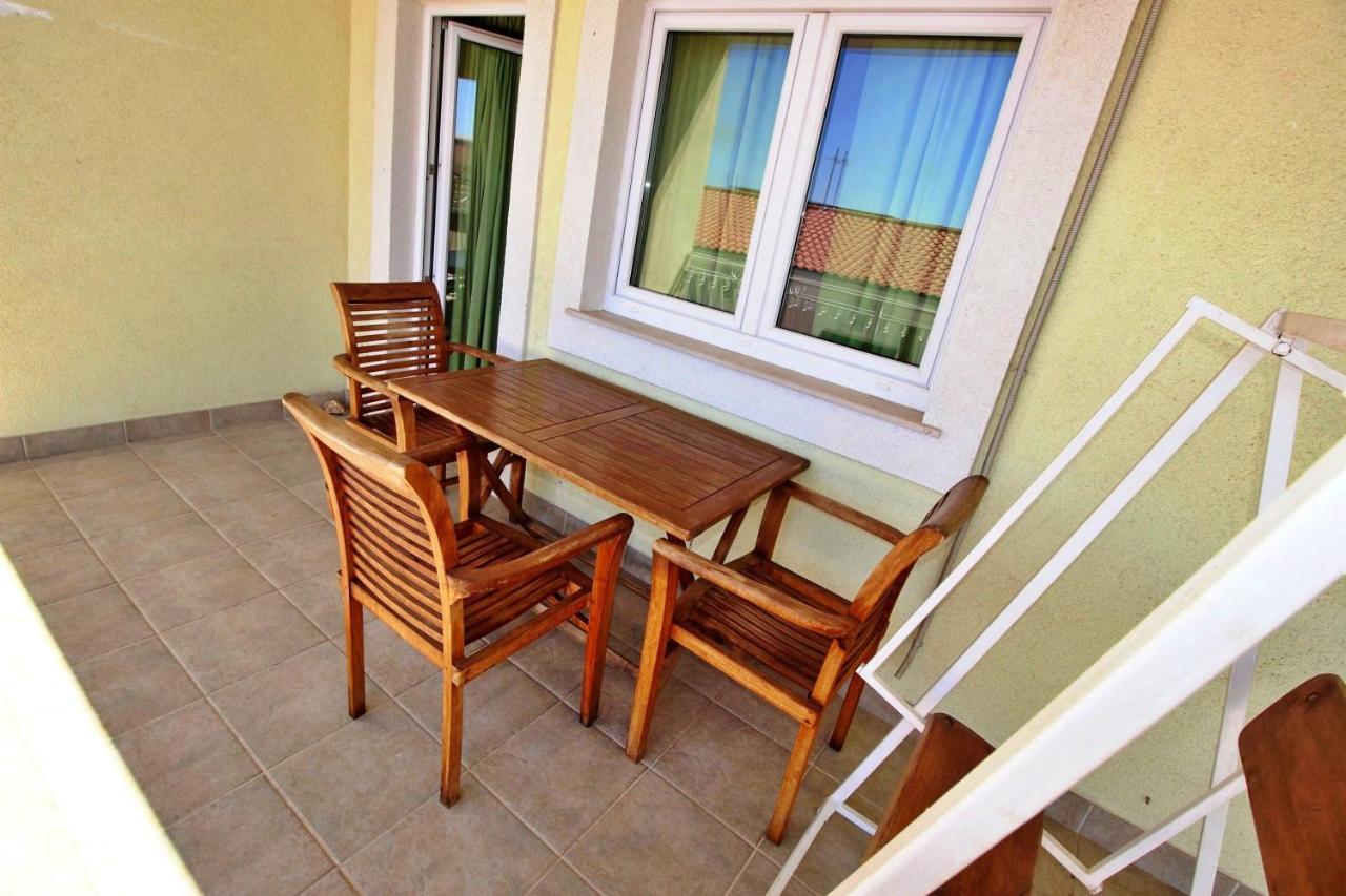 Apartments Marko Nemira Omiš Exterior foto