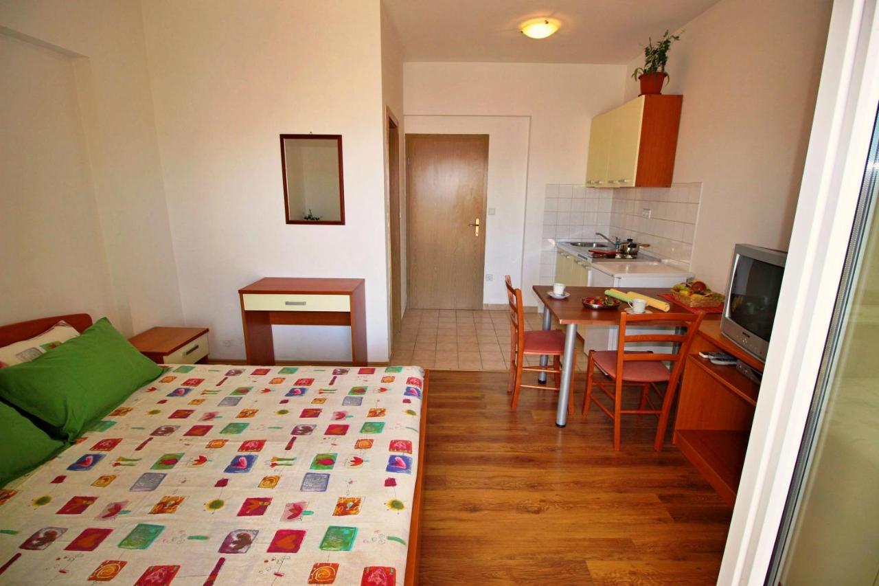 Apartments Marko Nemira Omiš Exterior foto