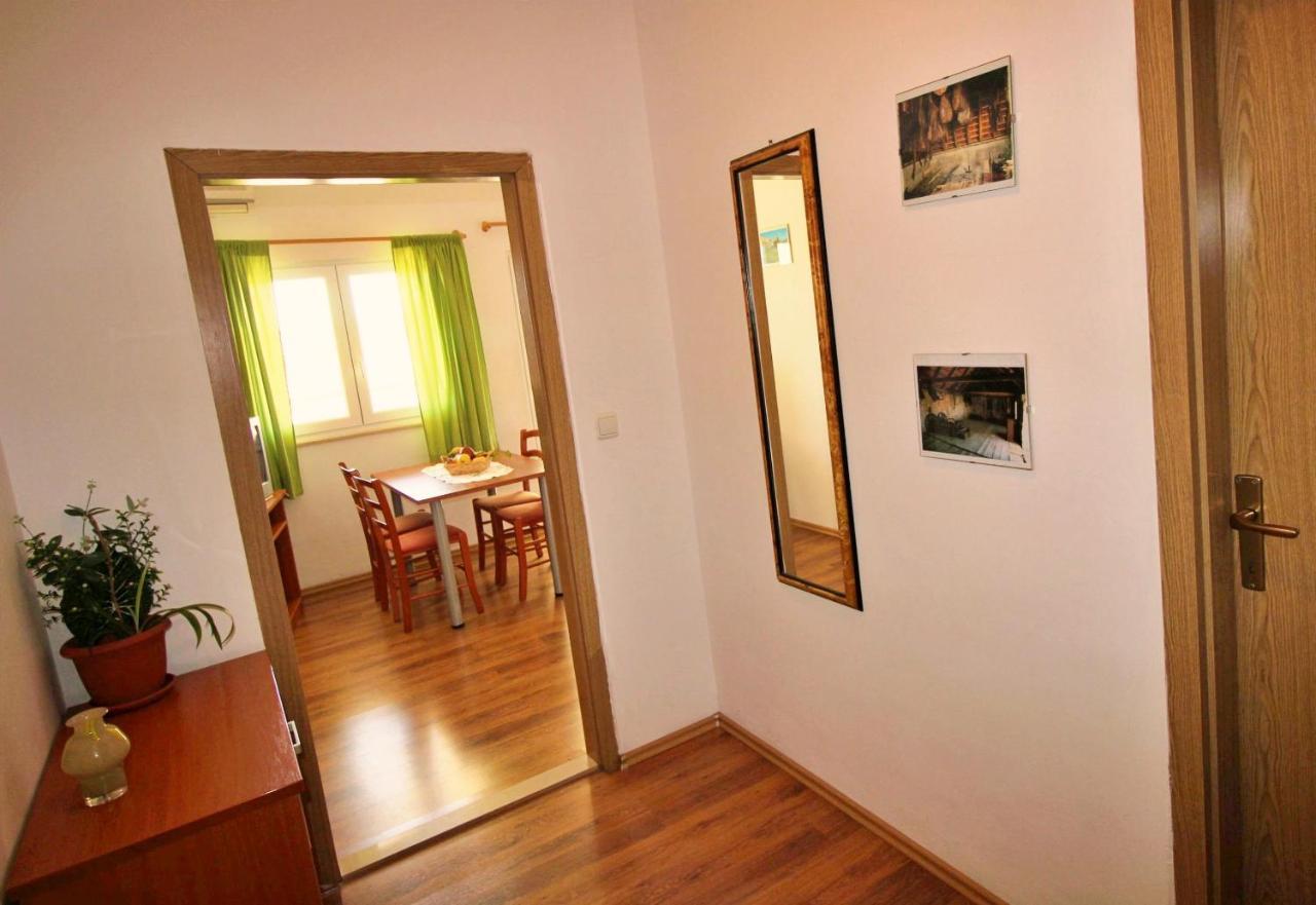 Apartments Marko Nemira Omiš Exterior foto